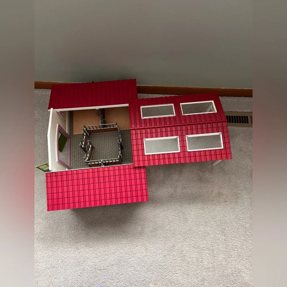 Schleich Stable used no accessories